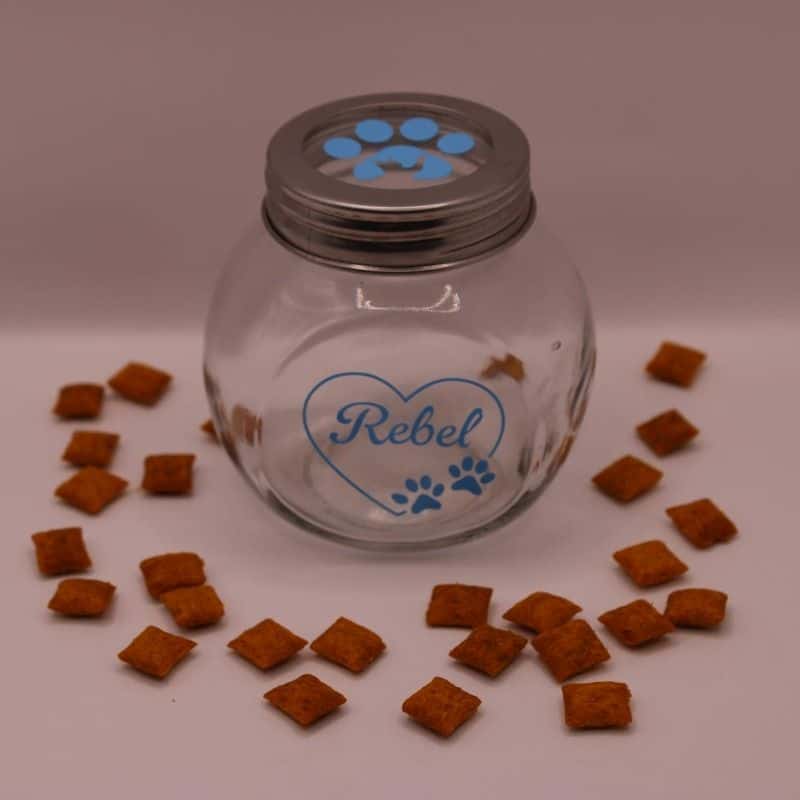 Bestel nu dit leuke glazen potje met naam voor de koekjes of snoepjes van jouw huisdier