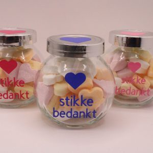 Gepersonaliseerde glazen potjes met snoep-met naam en kleine tekst