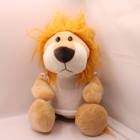 Bestel nu deze zachte pluchen knuffel leeuw met shirtje, het shirtje kun je personaliseren met een tekst